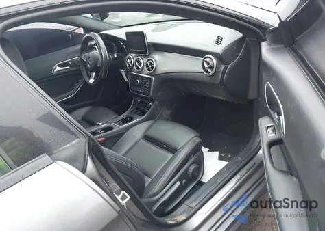 2016 Mercedes-Benz Cla 250 4Matic z USA, uszkodzony, nr VIN WDDSJ4GB2GN388470